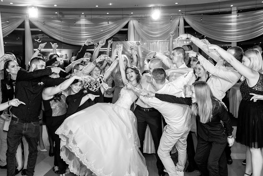 結婚式の写真家Alex Velchev (alexvelchev)。2020 4月25日の写真