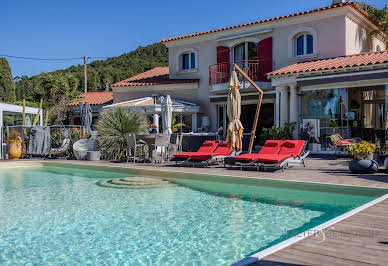 House with pool and terrace 5