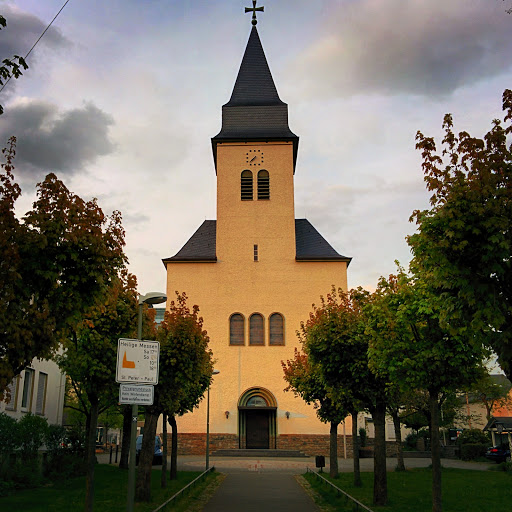 Kath. Kirche St. Peter und Paul