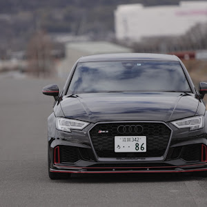 RS3 セダン