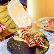 YELO Seoul Bistro 首爾餐酒館