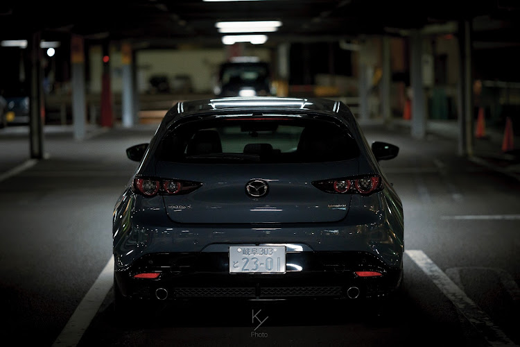 MAZDA3のポリメタルグレーメタリック・マツダ・マツダ好きと繋がりたい・マツダのある暮らしに関するカスタム事例の投稿画像1枚目
