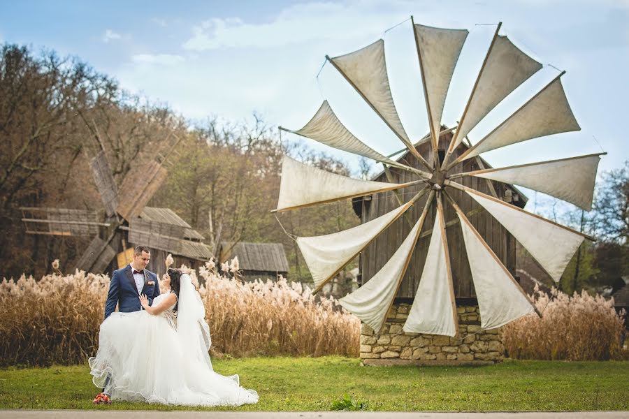 Fotógrafo de casamento Mery Borza (meryborza). Foto de 7 de novembro 2016