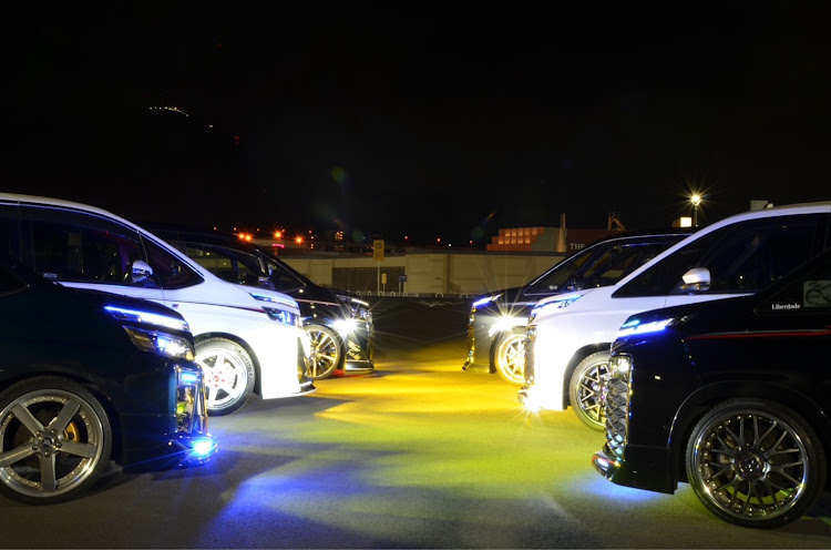 ヴォクシーのチームピンスト・teamZERO・Liberdade・i-tune FAMILY・ナイトプチオフに関するカスタム事例の投稿画像2枚目