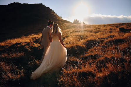 Fotógrafo de bodas Loredana Bratila (fearlessweddings). Foto del 2 de marzo 2022