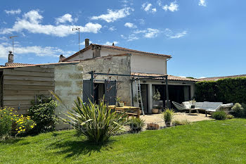 maison à Chenac-Saint-Seurin-d'Uzet (17)