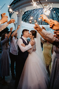 Fotógrafo de casamento Olga Sinoverska (synolya). Foto de 16 de setembro 2020