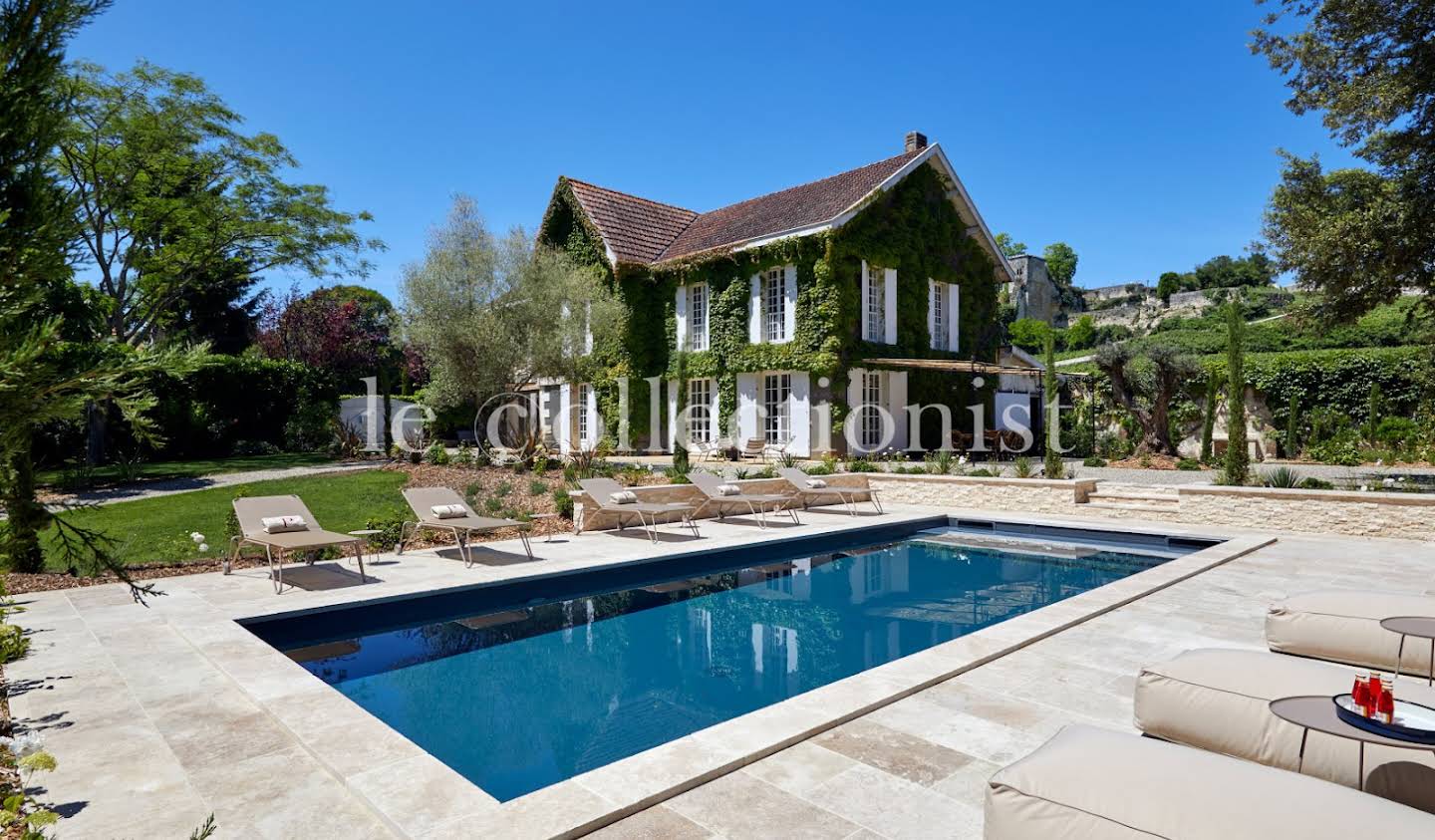 House with pool Saint-Emilion