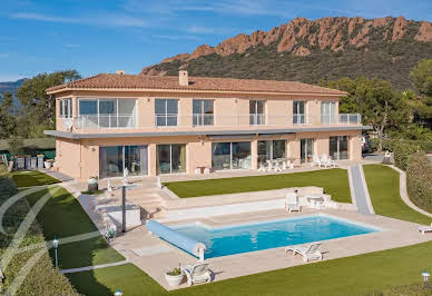 Villa with pool 7