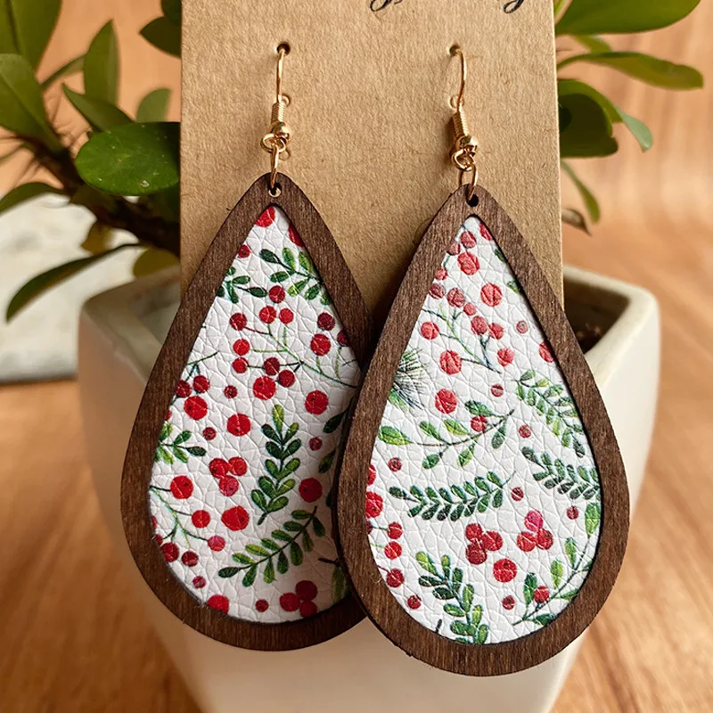 Boucles d'oreilles de Noël en cuir PU motif litchi et cadre en bois, légères et élégantes, idéales pour les cadeaux de fêtes.