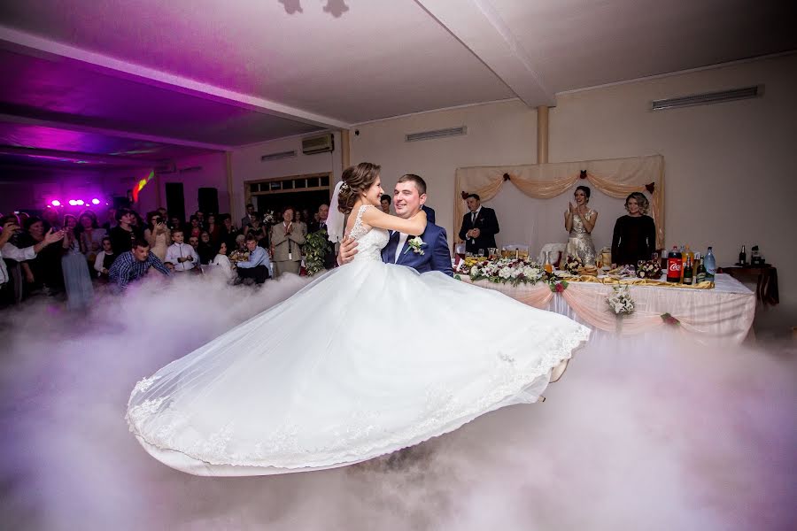 Wedding photographer Claudiu Mercurean (mercureanclaudiu). Photo of 9 January 2019