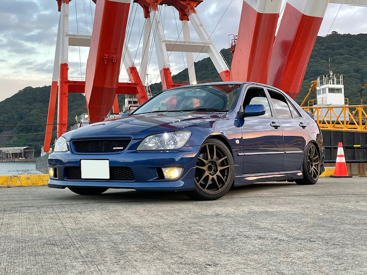 アルテッツァのアルテッツァ・早朝ドライブに関するカスタム事例の投稿画像1枚目