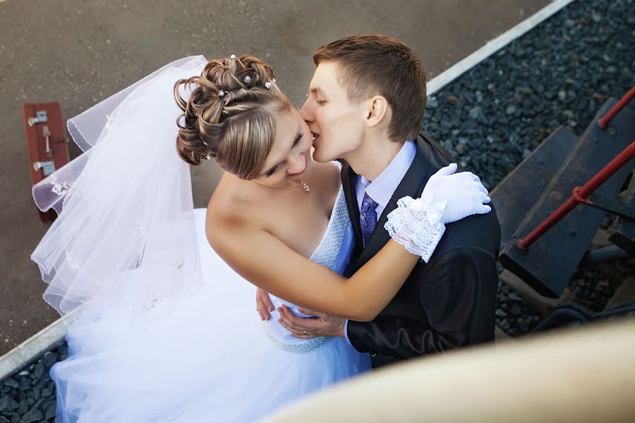 Wedding photographer Elena Gordievskaya (fotolady). Photo of 17 April 2013