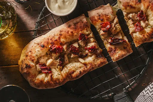 Stuffed Garlic Bread With Chicken & Sun-dried Tomatoes