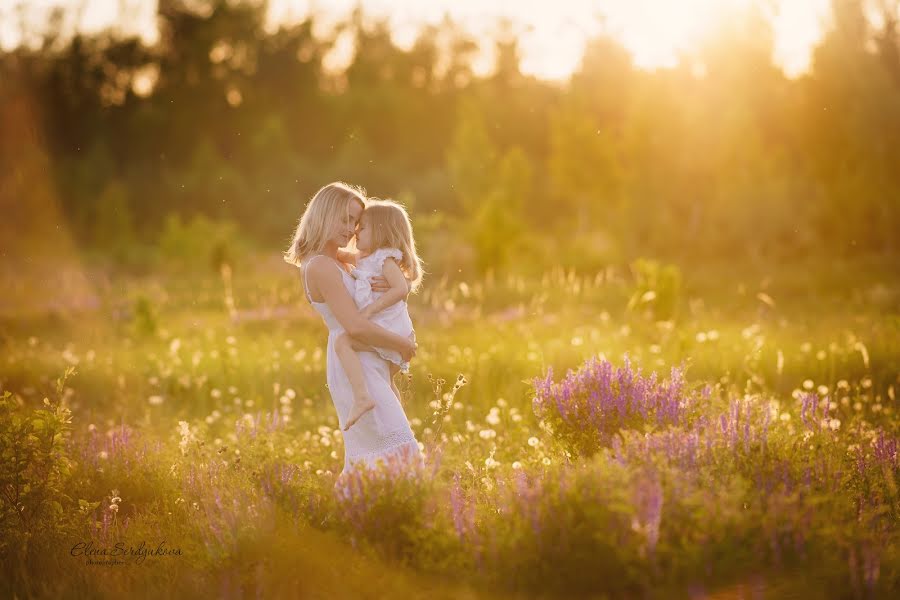 Wedding photographer Elena Serdyukova (elenaserdyukova). Photo of 18 June 2014