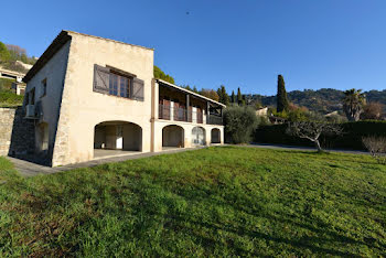 villa à Peymeinade (06)