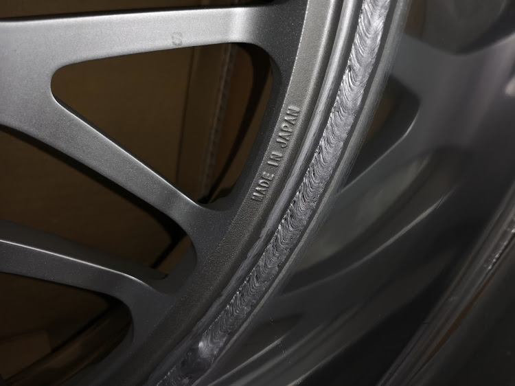ヴェルファイアのMOMOタイヤ・グノーシスHR201・ホイール交換・愛車の日・Made in Japanに関するカスタム事例の投稿画像2枚目