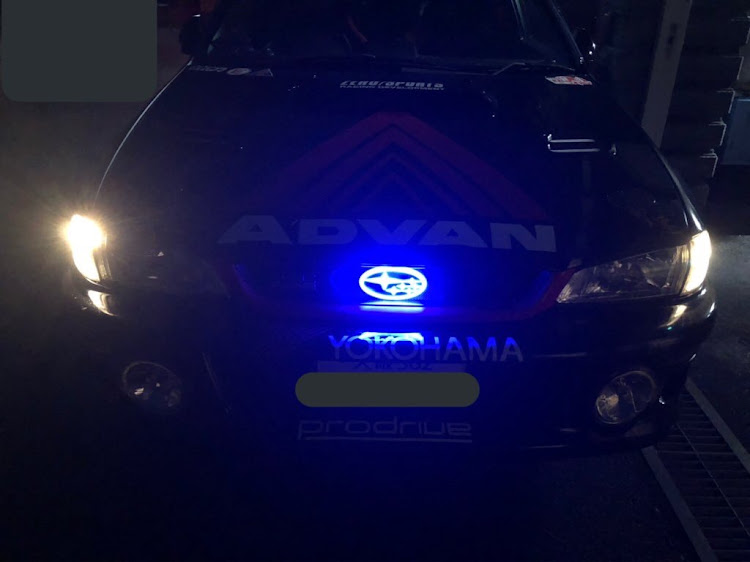 インプレッサ WRX STIのADVAN・gc8・グリル交換・スバル・エンブレム交換に関するカスタム事例の投稿画像5枚目