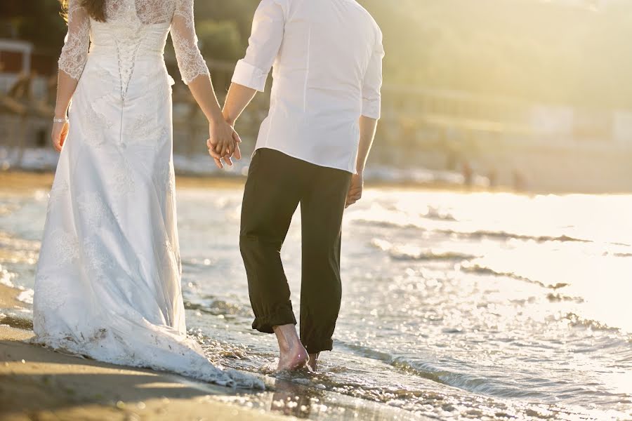 Fotógrafo de casamento Salcaian Laurentiu (laurentiu). Foto de 8 de setembro 2015