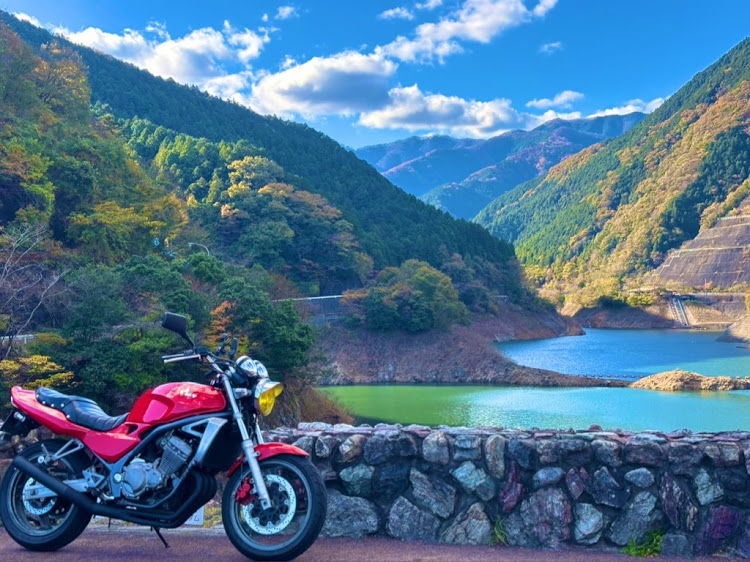 はぴこさんが投稿した有馬ダム・乗り物大好き・バイクも好き・バリオスに関するカスタム事例の投稿画像1枚目