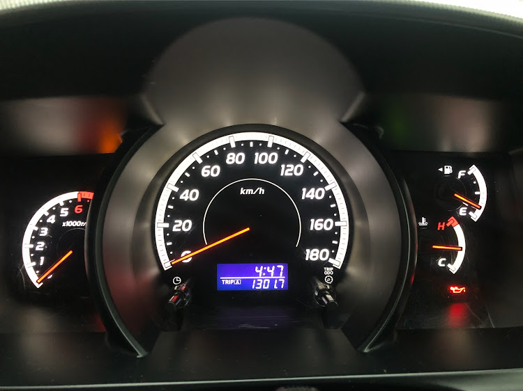 ハイエースバンのLPG HYBRIDに関するカスタム事例の投稿画像1枚目