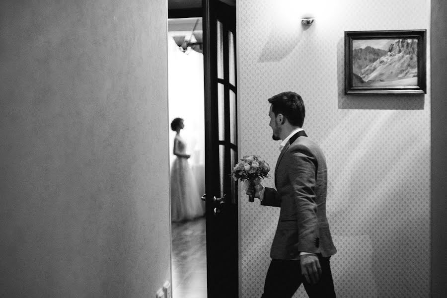 Wedding photographer Evgeniy Romanov (pomahob). Photo of 10 March 2017
