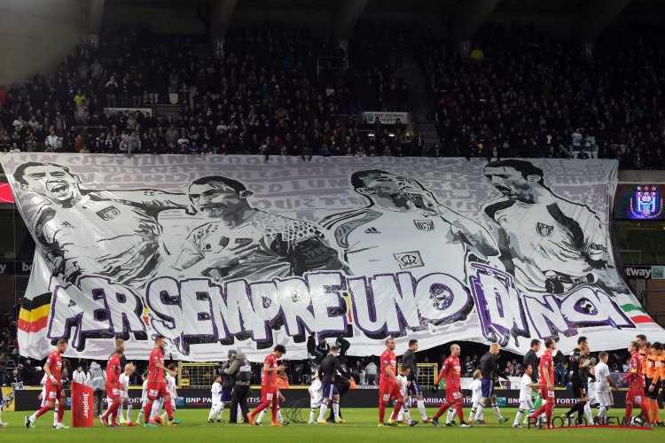 Kippenvelmoment in Anderlecht: Proto en Deschacht krijgen prachtig eerbetoon