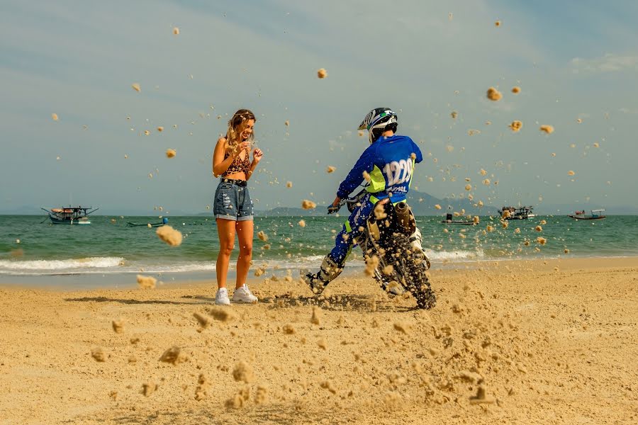 Fotografo di matrimoni Alex Bernardo (alexbernardo). Foto del 4 novembre 2019