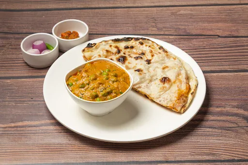 Aloo Matar + Masala Kulcha [1 Piece]