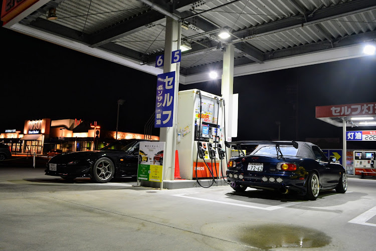ロードスターのガソリンスタンドは盛れる・港撮影会・MAZDA勢・FD3S RX-7・ROADSTERnbに関するカスタム事例の投稿画像5枚目
