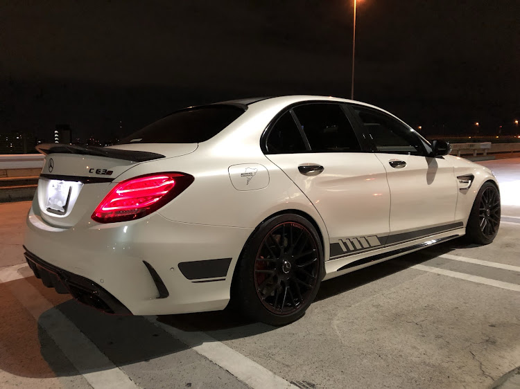 CクラスのAMG・写真撮影・ドライブに関するカスタム事例の投稿画像2枚目