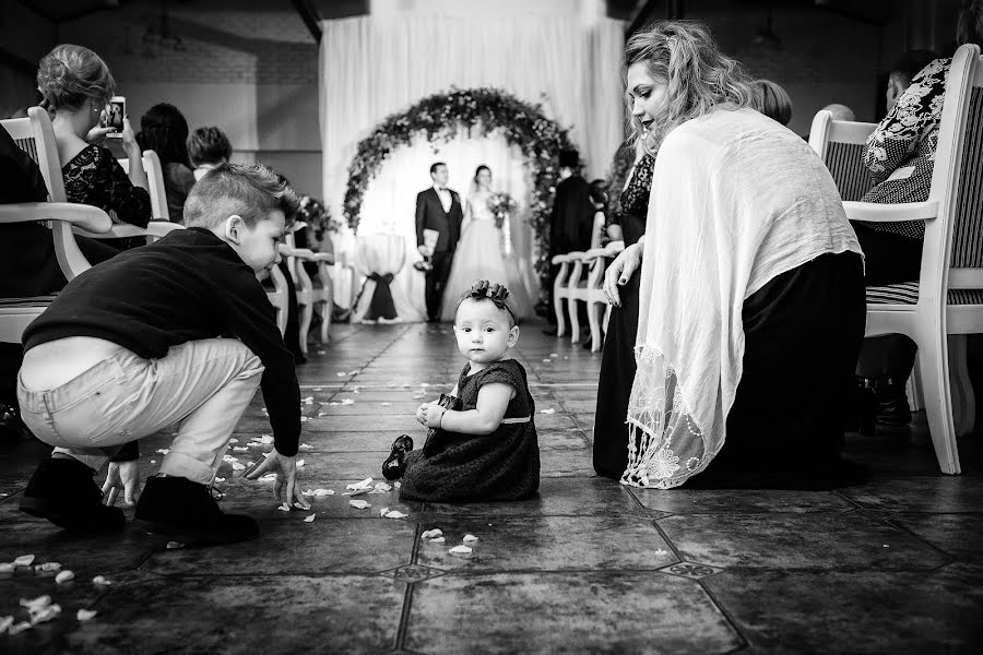 Fotógrafo de casamento Sergey Kancirenko (ksphoto). Foto de 17 de março 2017