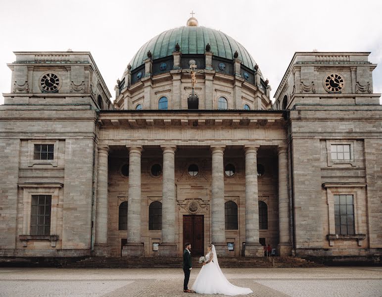 Fotografo di matrimoni Maichael Columpsi (lichtblick-blck). Foto del 18 febbraio 2023