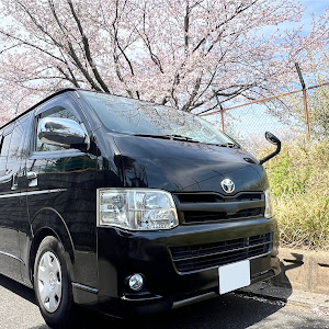 ハイエースバン TRH200V