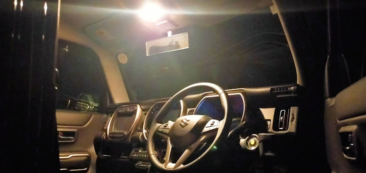 ハスラーの夜の車内空間・豆球ってアリ？・昭和生まれなので・明るすぎてもダメよ🤣・アドバイスください🕺に関するカスタム事例の投稿画像1枚目