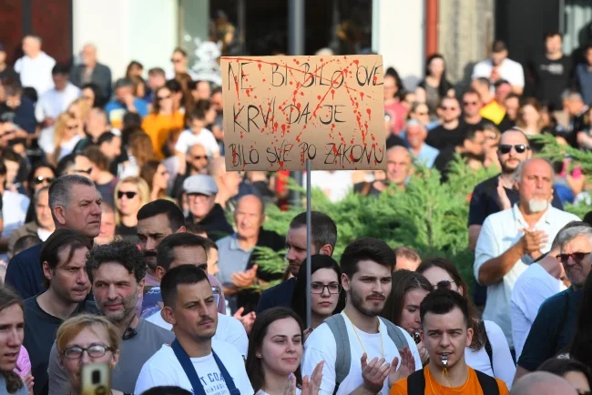 U Novom Sadu protestna blokada saobraćaja na ulazu u grad