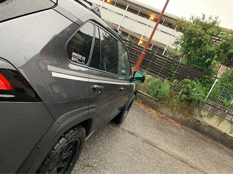RAV4のDIY・オリジナル製作・Toyota retro stripeに関するカスタム事例の投稿画像3枚目