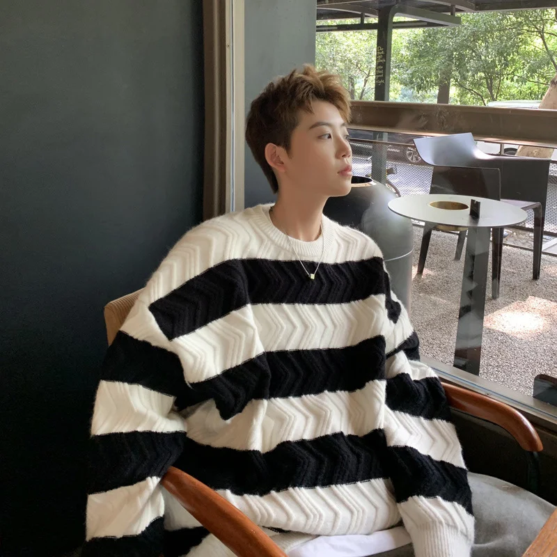 Lockere Strickpullover für Paare und Jugendliche, Herren-Sweater für entspannte Looks. Bequem und vielseitig, für Alltag und Freizeit.