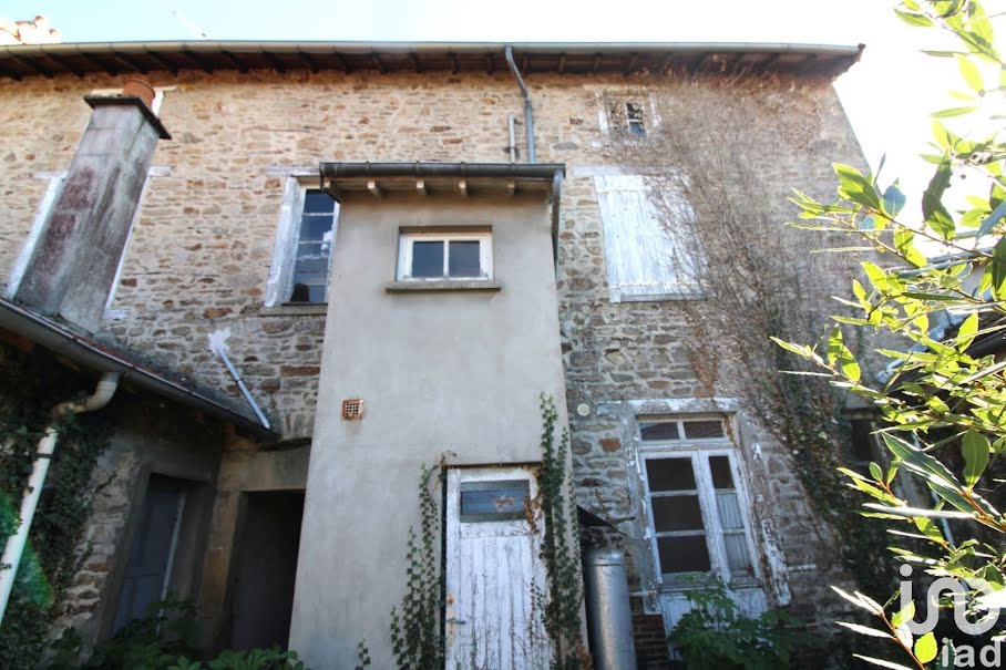 Vente maison 7 pièces 165 m² à Bourganeuf (23400), 35 000 €