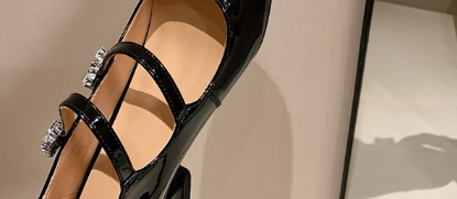 Title 4, Round toe chunky heel low-cut pumps. Comfortabl...