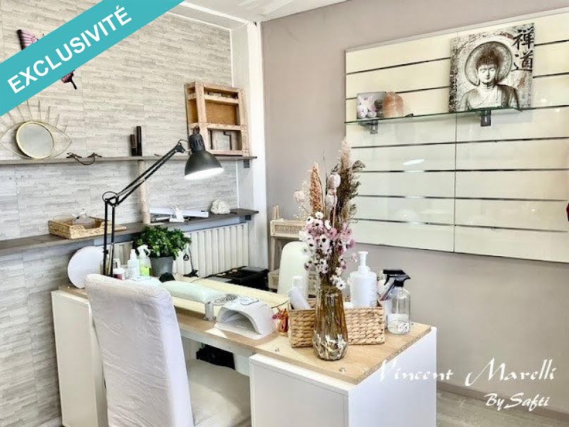 Vente locaux professionnels 3 pièces 70 m² à La Valette-du-Var (83160), 39 000 €