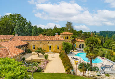 Propriété avec piscine 2