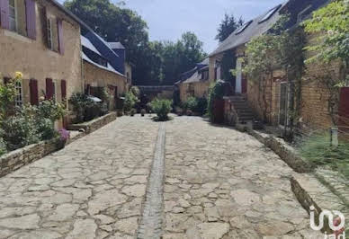 Maison avec piscine et terrasse 1