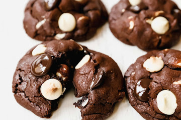 Bakery-Style Chocolate White Chocolate Chip Cookies