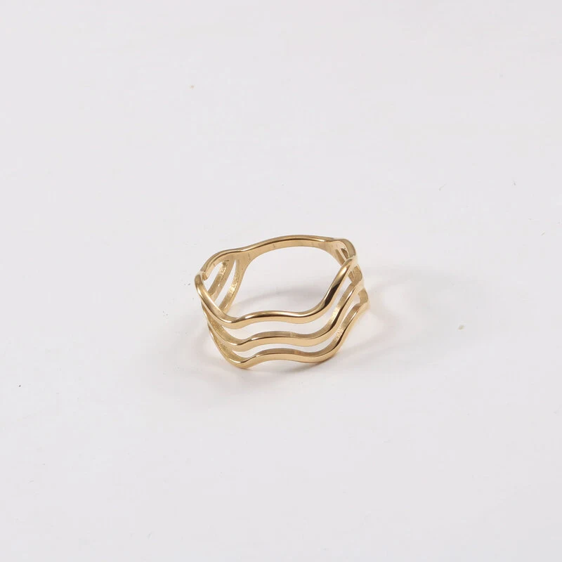 Dames Fashion Triple Curved One Piece Ring – Een stijlvolle en moderne ring die je outfit compleet maakt. Comfortabel en elegant design.