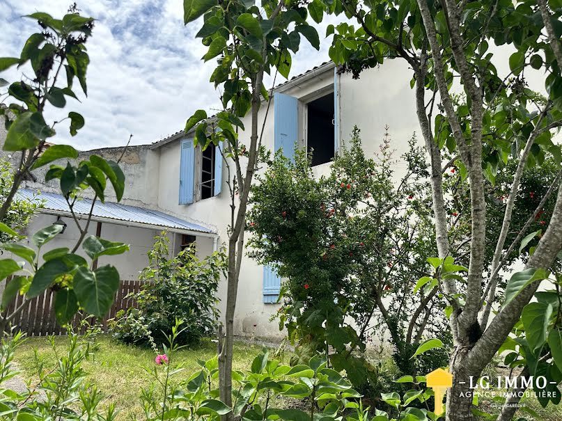 Vente maison 4 pièces 123 m² à Mortagne-sur-Gironde (17120), 99 900 €