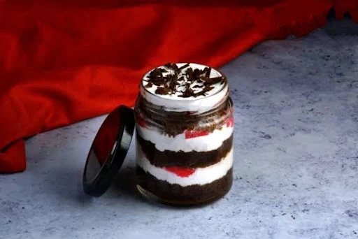 Black Forest Cake In Jar [1 Piece]