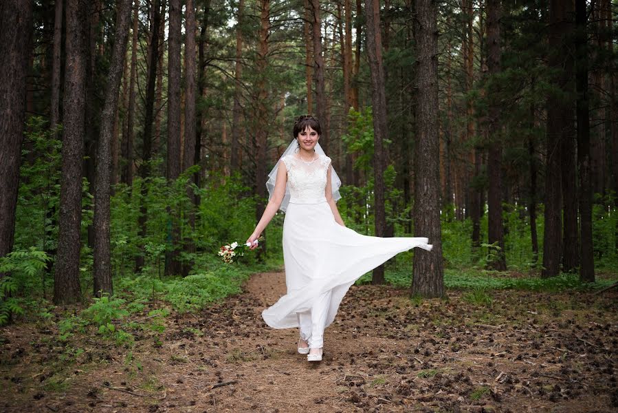 Fotógrafo de casamento Anna Fedorova (annarozzo). Foto de 11 de junho 2017