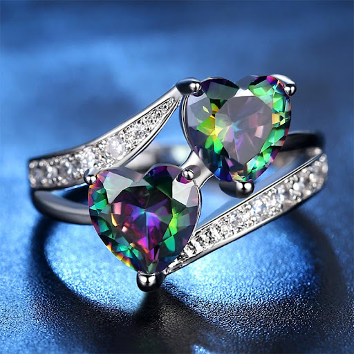 Title 5, Anillo de circonita púrpura con doble corazón p...