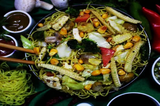 Mix Veg Noodles{Cunch Spl}